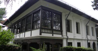 Casa Melik din București, clădire istorică din secolul al XVIII-lea, sediul Muzeului „Theodor Pallady”.