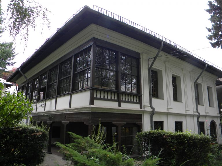 Casa Melik din București, clădire istorică din secolul al XVIII-lea, sediul Muzeului „Theodor Pallady”.