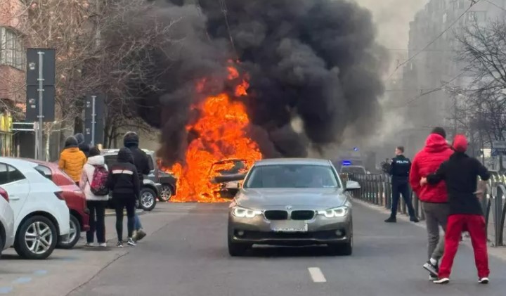 Mașini distruse de incendiu pe Calea Moșilor din București