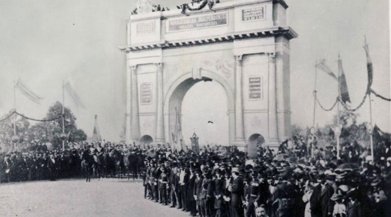 Imagine istorică cu Calea Victoriei, simbol al modernizării și independenței României, anterior cunoscută drept Podul Mogoșoaiei.