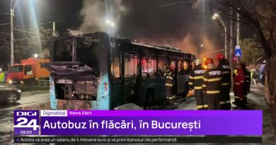 Autobuz STB în trafic, simbol al crizei financiare și al posibilului faliment al transportului public din București
