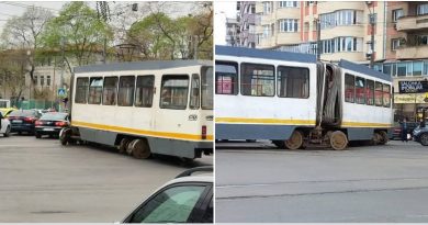 Tramvai deraiat și avariat în zona Dristor din Capitală, la intersecția dintre Șoseaua Mihai Bravu și Calea Dudești