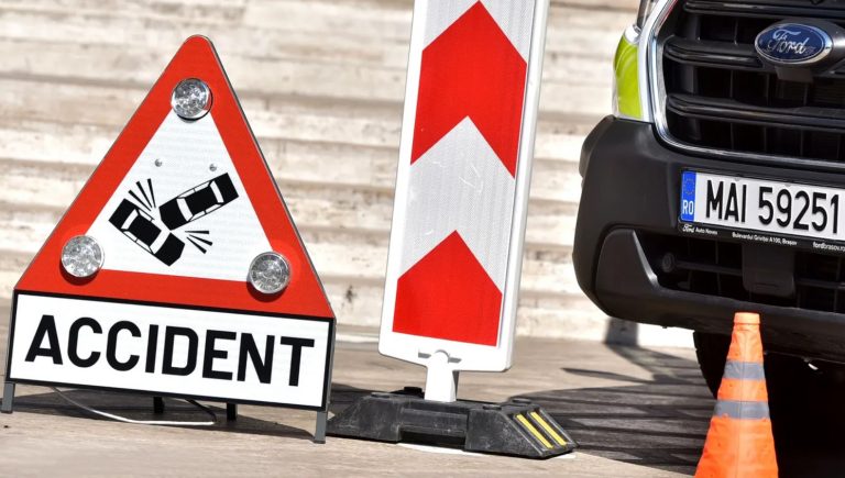 Semnalizare accident auto