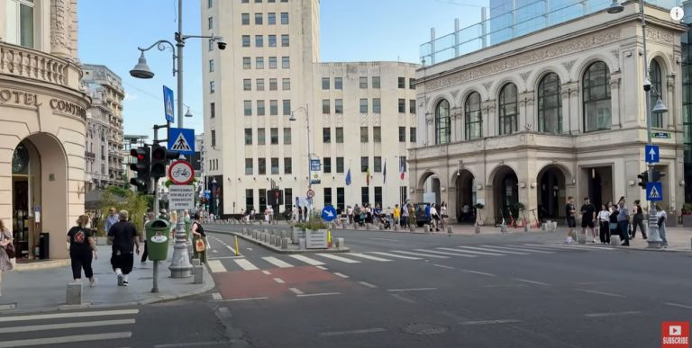 Panorama cu Palatul telefoanelor pe Calea Victoriei