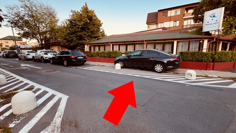 Mașină parcată ilegal