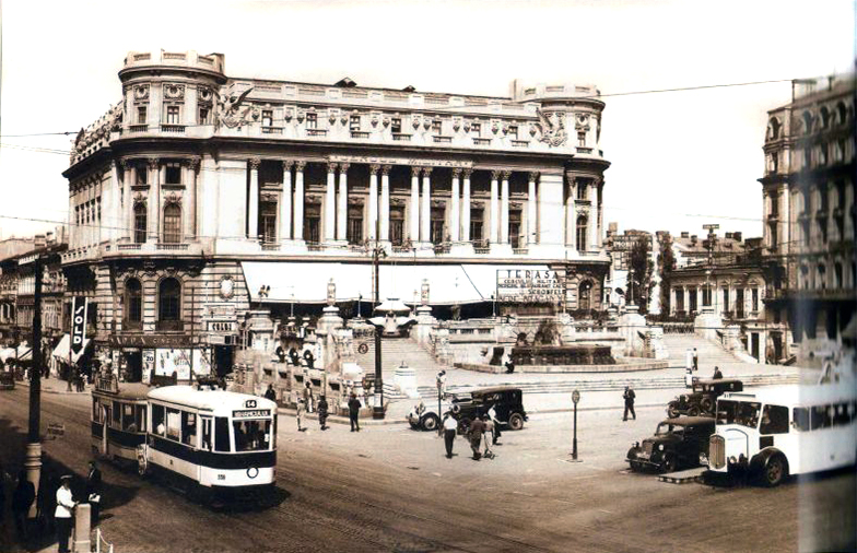 Tramvaiul 14 și clădirea Băncii Naționale de pe Piața Victoriei București, epocă interbelică