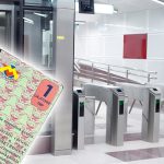 Cartelă Metrorex de 1 călătorie în fața turnicheților de acces din stația de metrou București